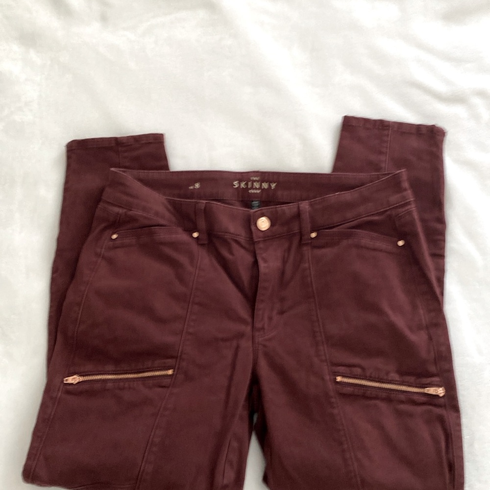WHBM The Skinny Crop Pant, Maroon, size 8
